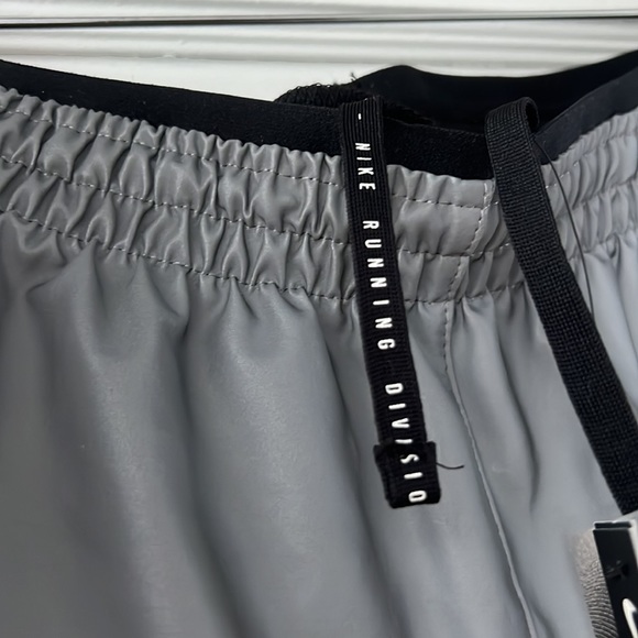 Nike running shorts - Picture 5 of 6